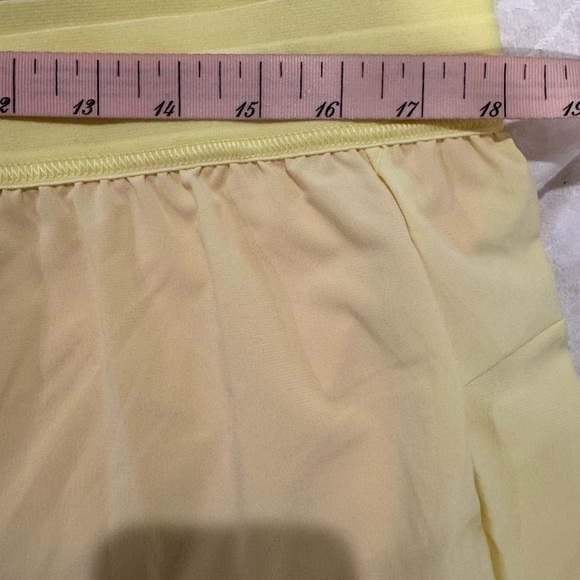 Nike yoga dri-fit standard fit 6in inseam yellow xxl - Picture 7 of 8